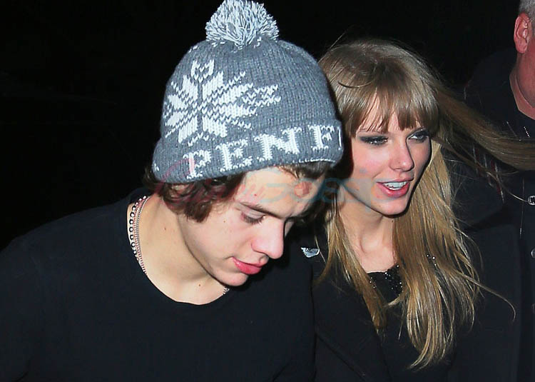 Taylor Swift And Harry Styles Nye Kiss Videolainey Gossip Entertainment Update